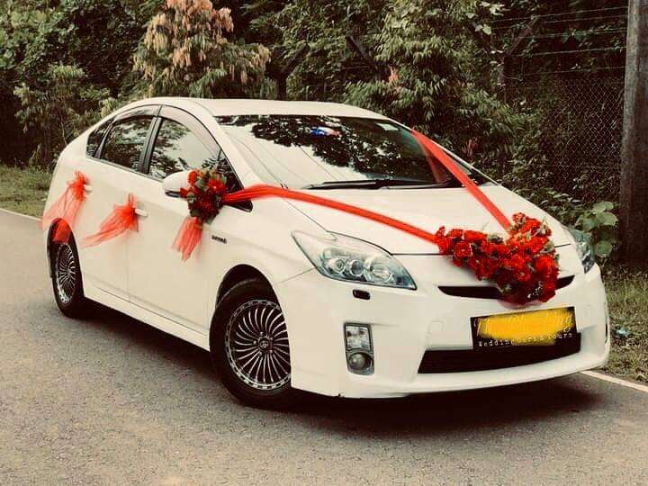 Wedding car from Lanka Rent a Car in Colombo. Make your holiday more colorful.
